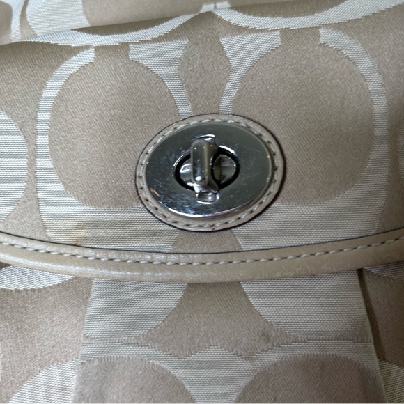 Coach  Leah Signature Tote Canvas in Gold Khaki Large - Picture 5 of 16